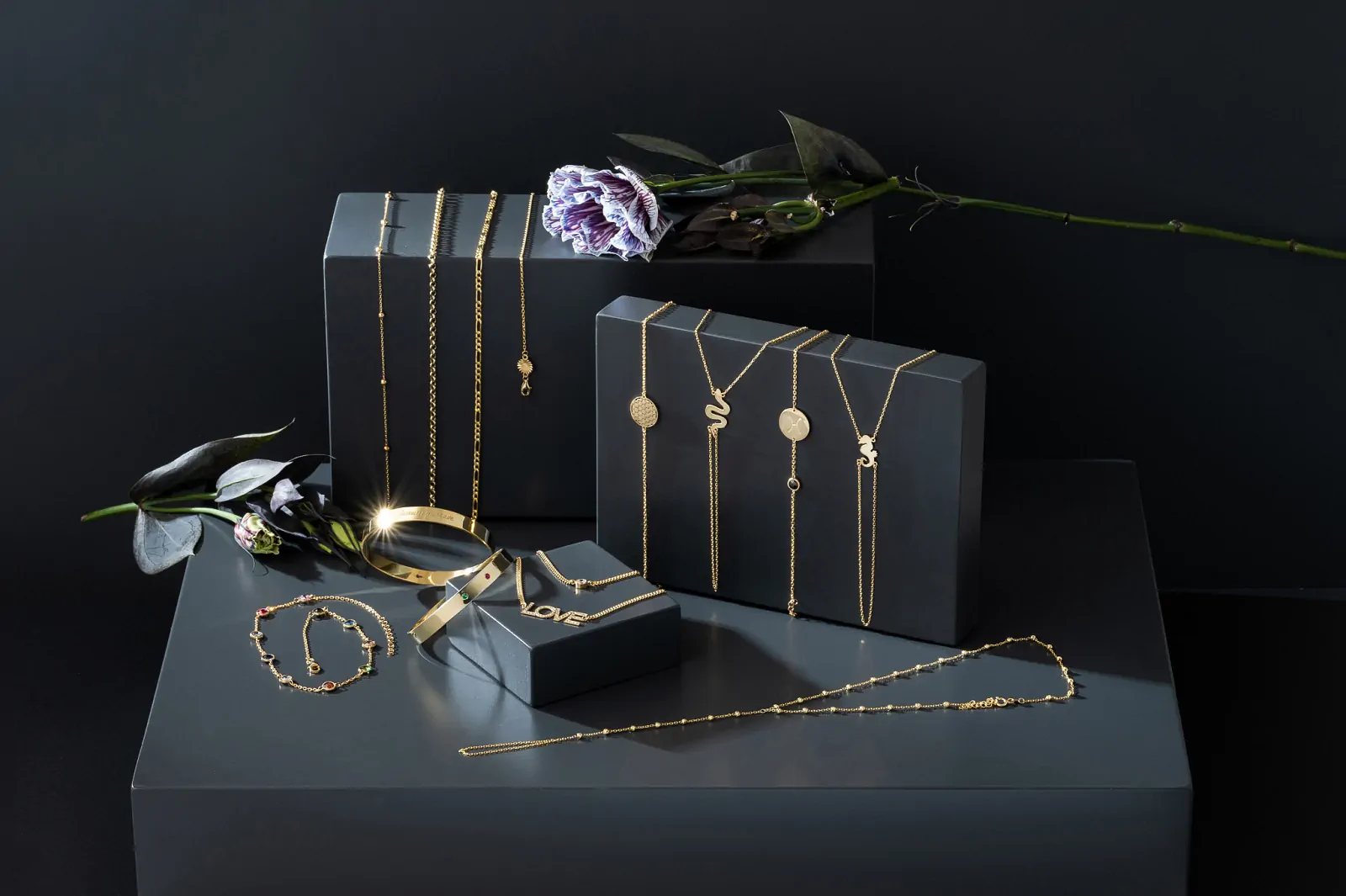 Prices for 10 Tricks to Photograph Jewelry